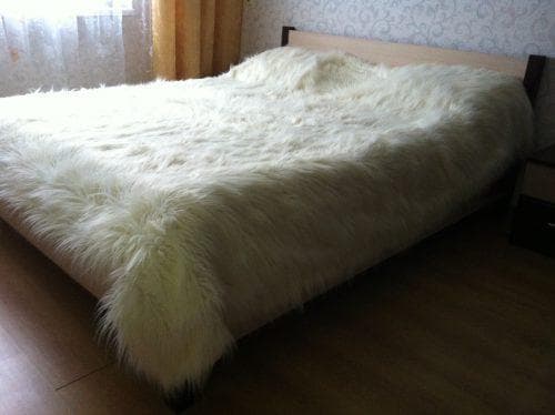 покрывало на кровать из меха